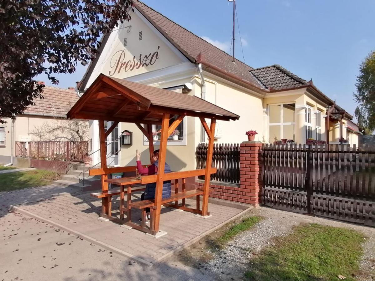 98 Petofi Utca Villa Balatonmagyarod Eksteriør billede