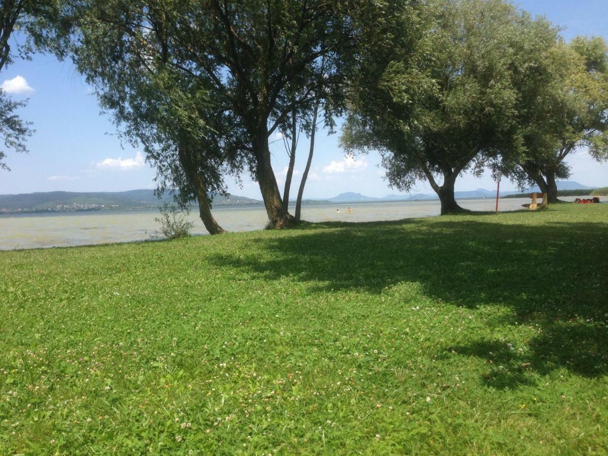 98 Petofi Utca Villa Balatonmagyarod Eksteriør billede