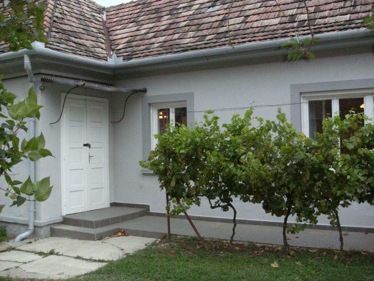 98 Petofi Utca Villa Balatonmagyarod Eksteriør billede